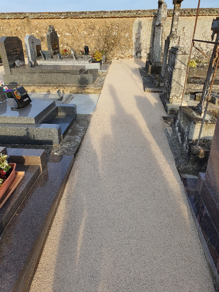 Allées de cimetières en béton drainant