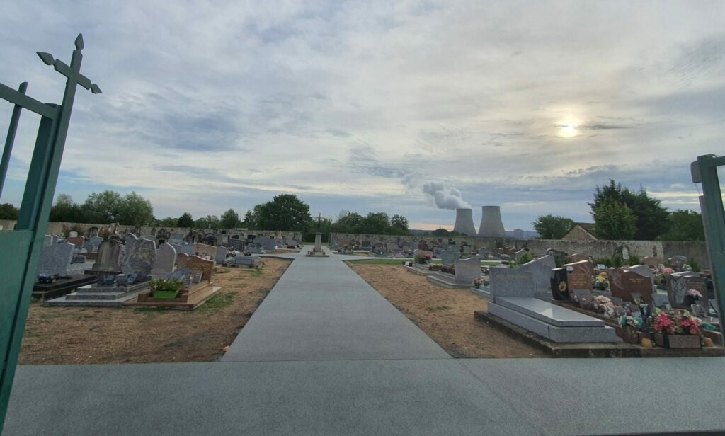 Allées de cimetières en béton drainant