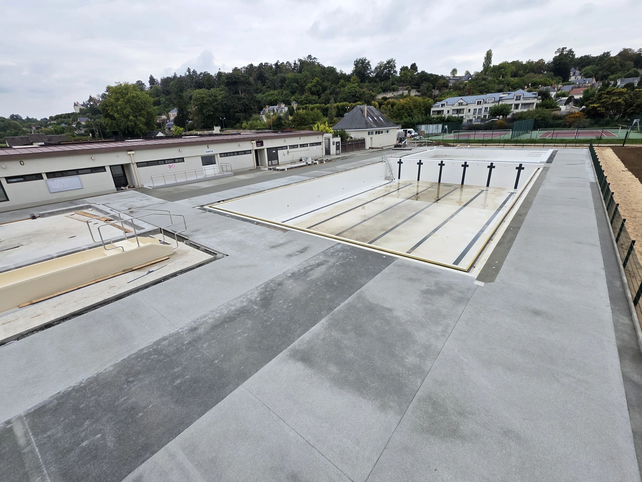 plage de piscine en béton poreux béton drainant